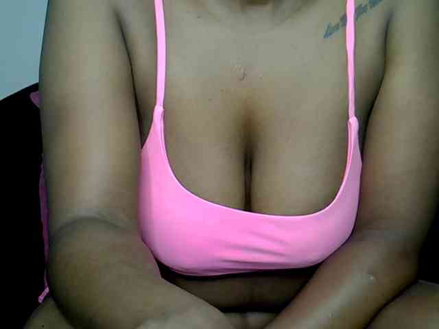 LAYLAAH webcam