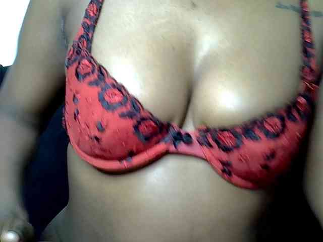LAYLAAH webcam