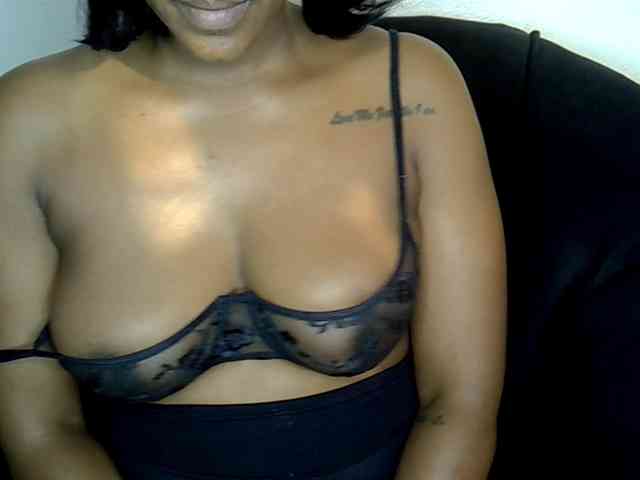 LAYLAAH webcam