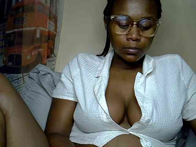 LAYLAAH webcam