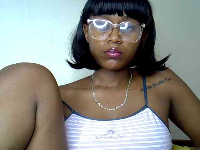 LAYLAAH webcam
