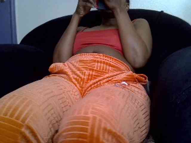 LAYLAAH webcam