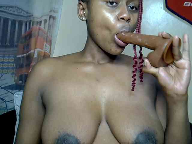 MDIVAH Live Webcam on BongaCams