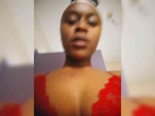 LAYLAAH webcam