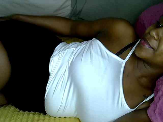 LAYLAAH webcam