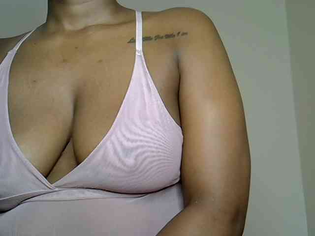 LAYLAAH webcam