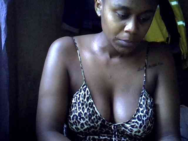 LAYLAAH webcam