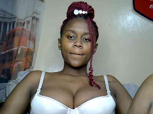 LAYLAAH webcam