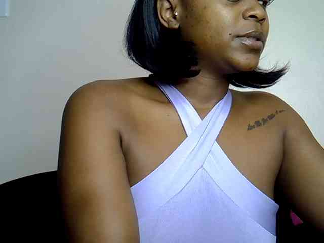 LAYLAAH webcam