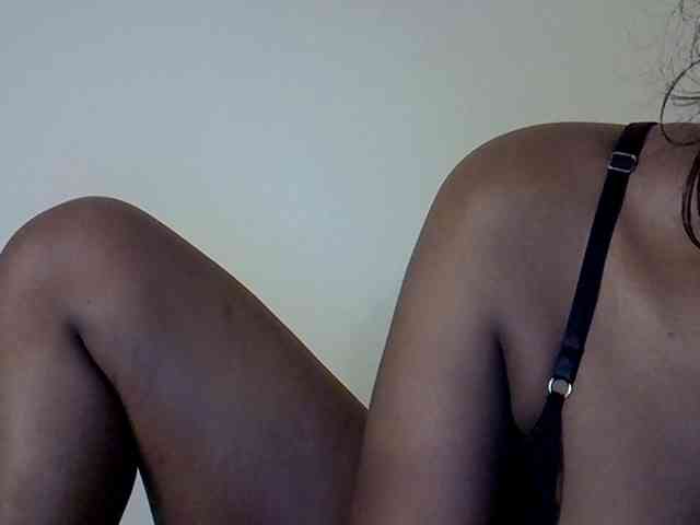 LAYLAAH webcam