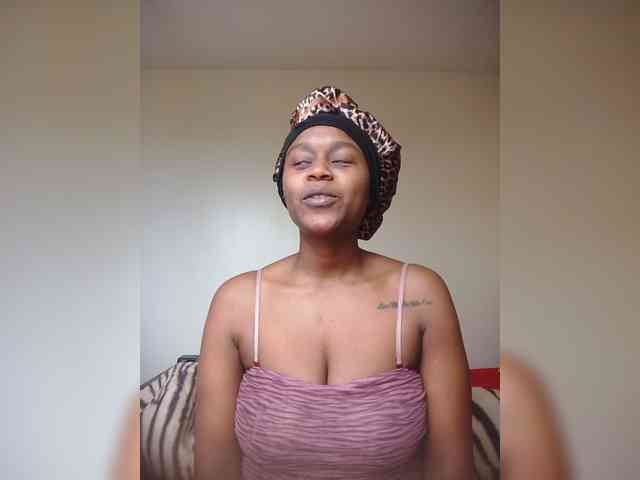 LAYLAAH webcam