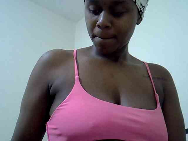 LAYLAAH webcam