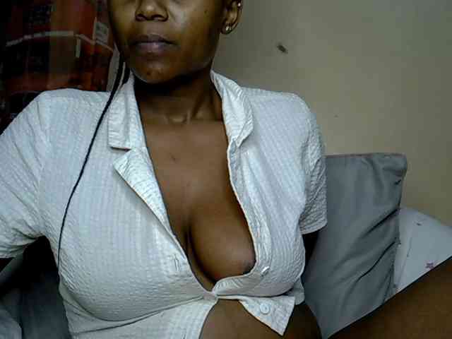 LAYLAAH webcam