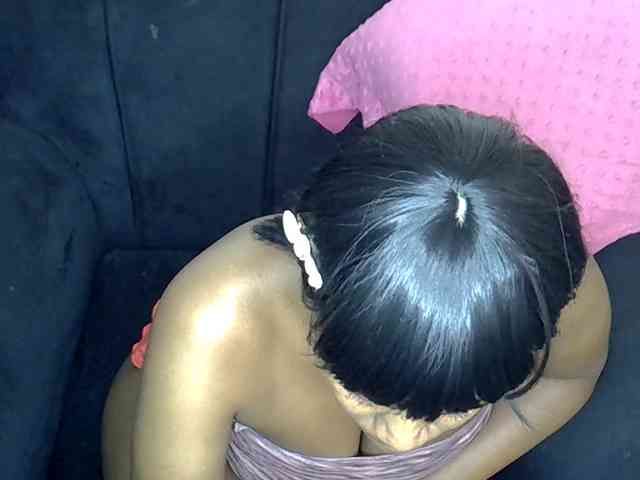 LAYLAAH webcam