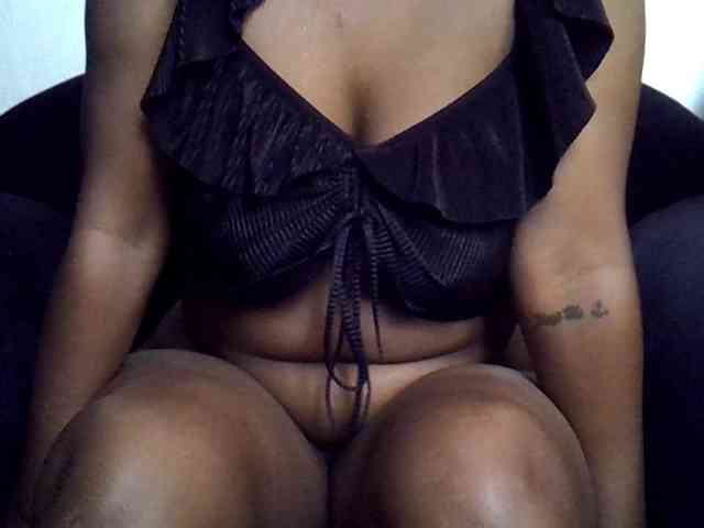 LAYLAAH webcam