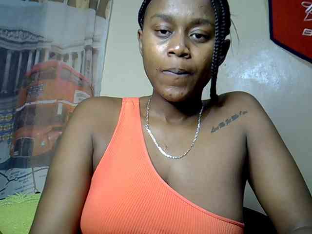 LAYLAAH webcam