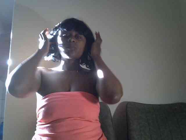 LAYLAAH webcam