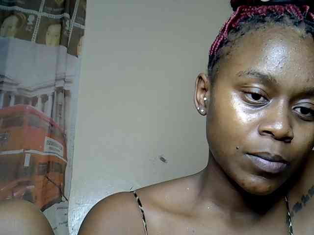 LAYLAAH webcam
