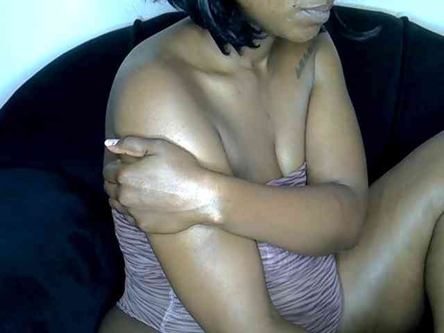 LAYLAAH webcam