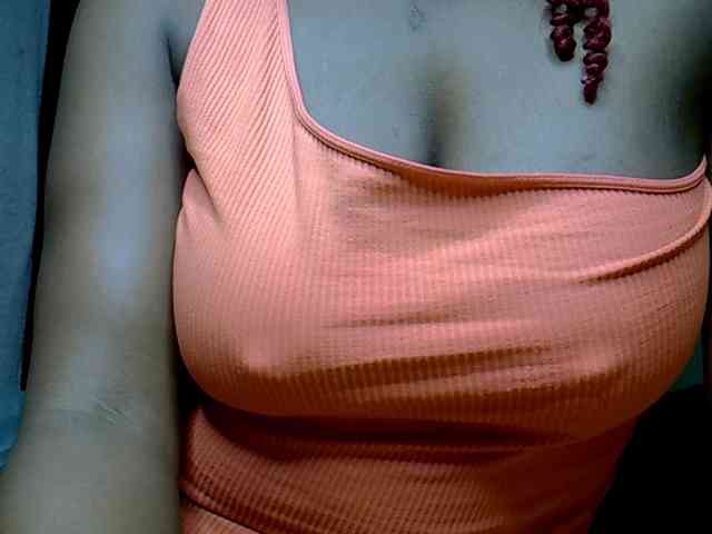 LAYLAAH webcam