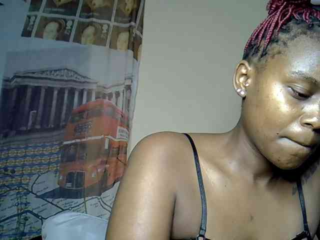 LAYLAAH webcam