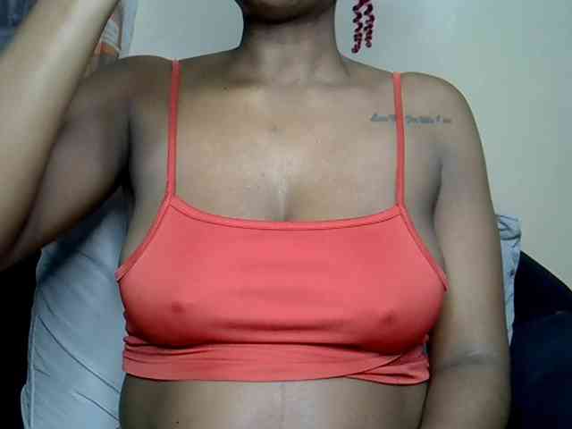 LAYLAAH webcam