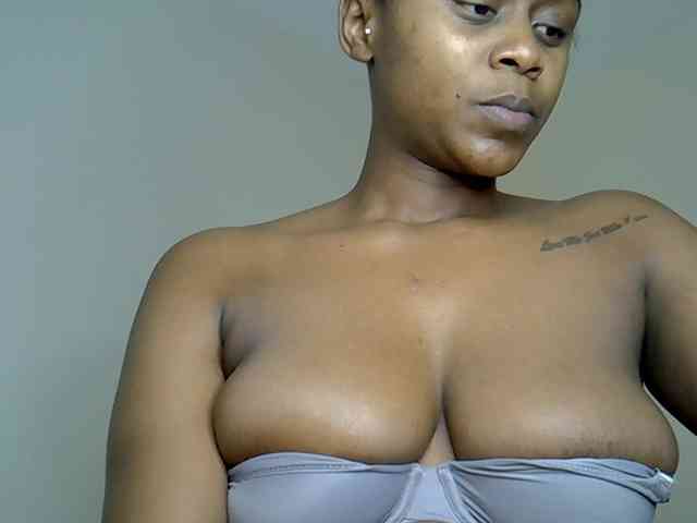 Model: LAYLAAH