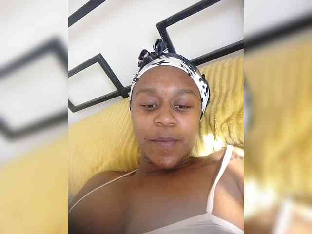 LAYLAAH webcam