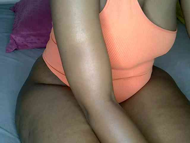 LAYLAAH webcam