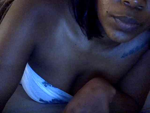 LAYLAAH webcam
