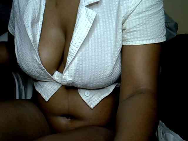 LAYLAAH webcam