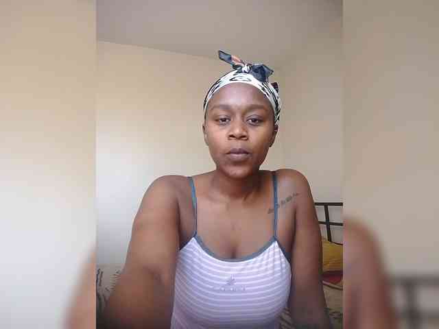 LAYLAAH webcam