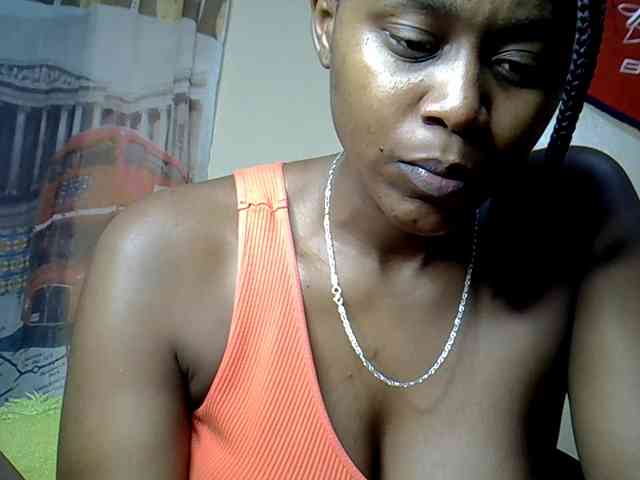 LAYLAAH webcam