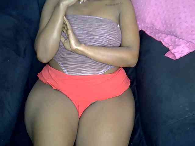 LAYLAAH webcam