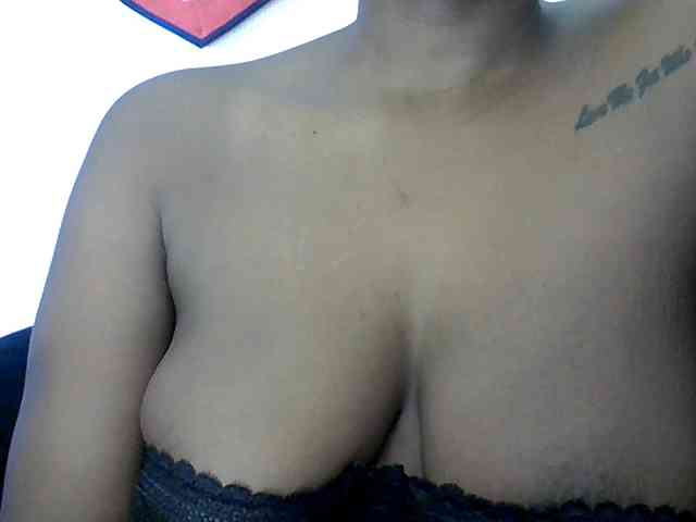 LAYLAAH webcam