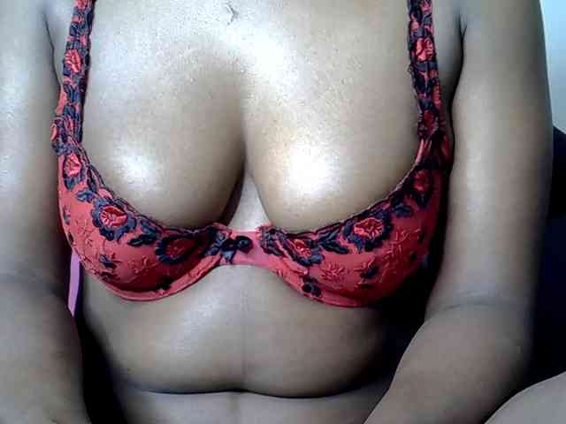 LAYLAAH webcam