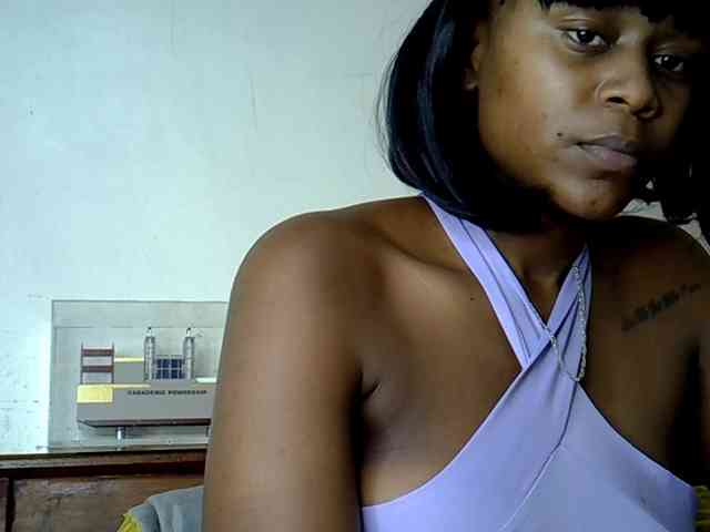 LAYLAAH webcam