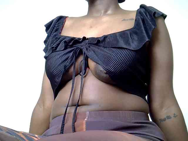LAYLAAH webcam