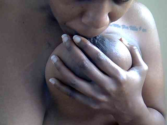 LAYLAAH webcam