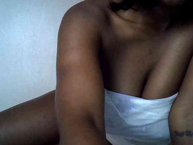 LAYLAAH webcam