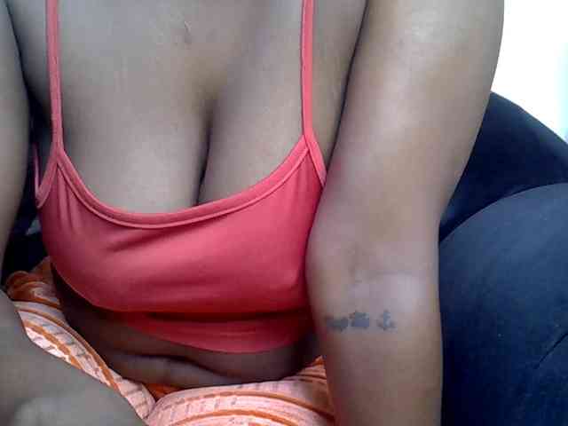 LAYLAAH webcam