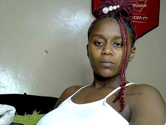MDIVAH Live Webcam on BongaCams