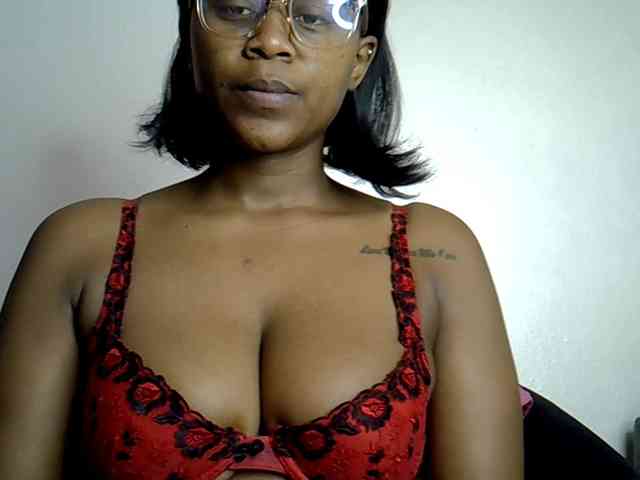 Model: LAYLAAH