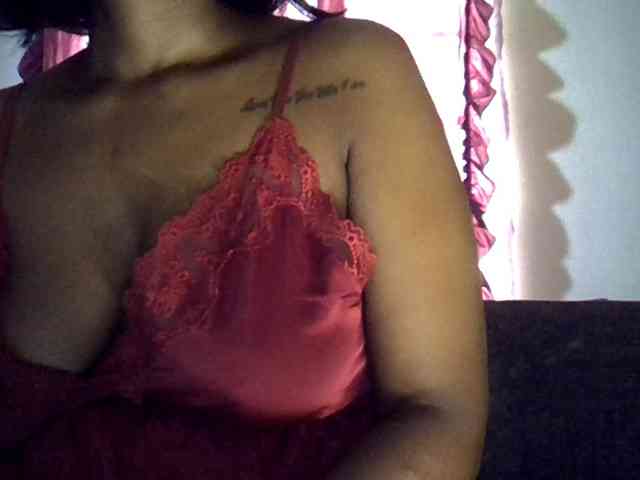 LAYLAAH webcam