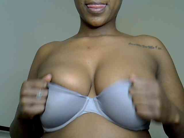 LAYLAAH webcam