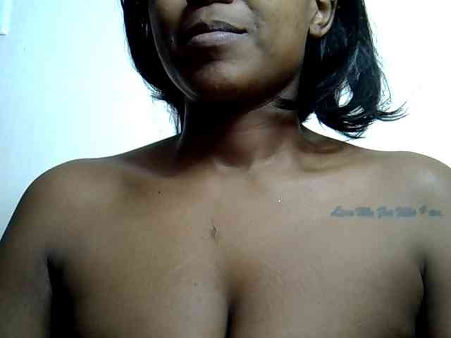 LAYLAAH webcam