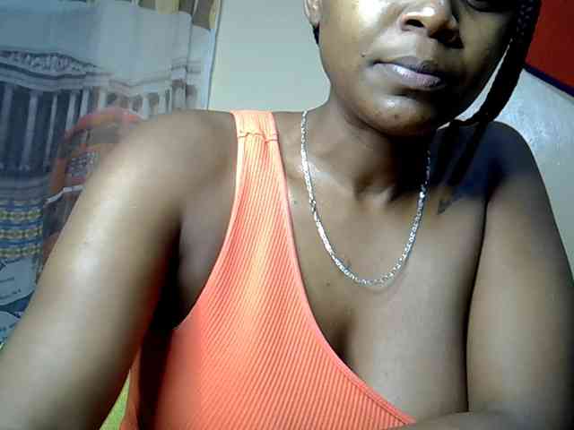 LAYLAAH webcam
