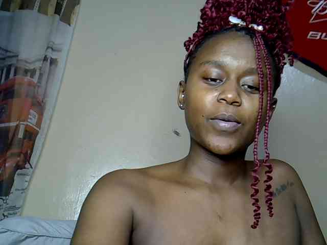 LAYLAAH webcam