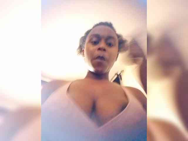 LAYLAAH webcam
