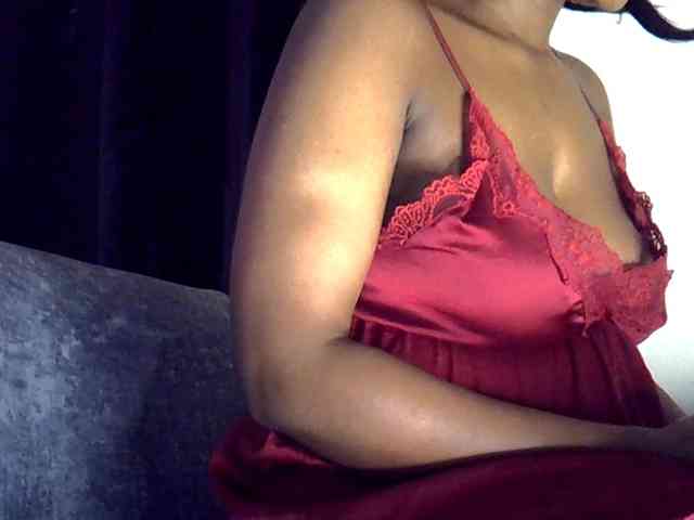 LAYLAAH webcam